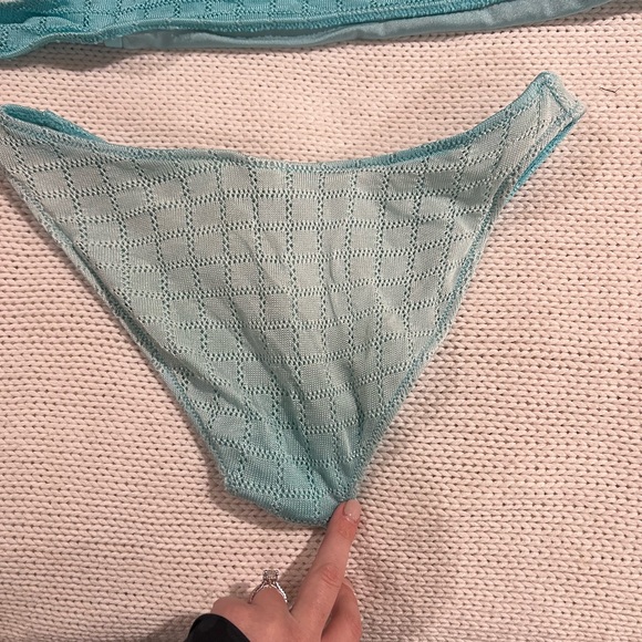 Triangl Bikini Set - Picture 4 of 11